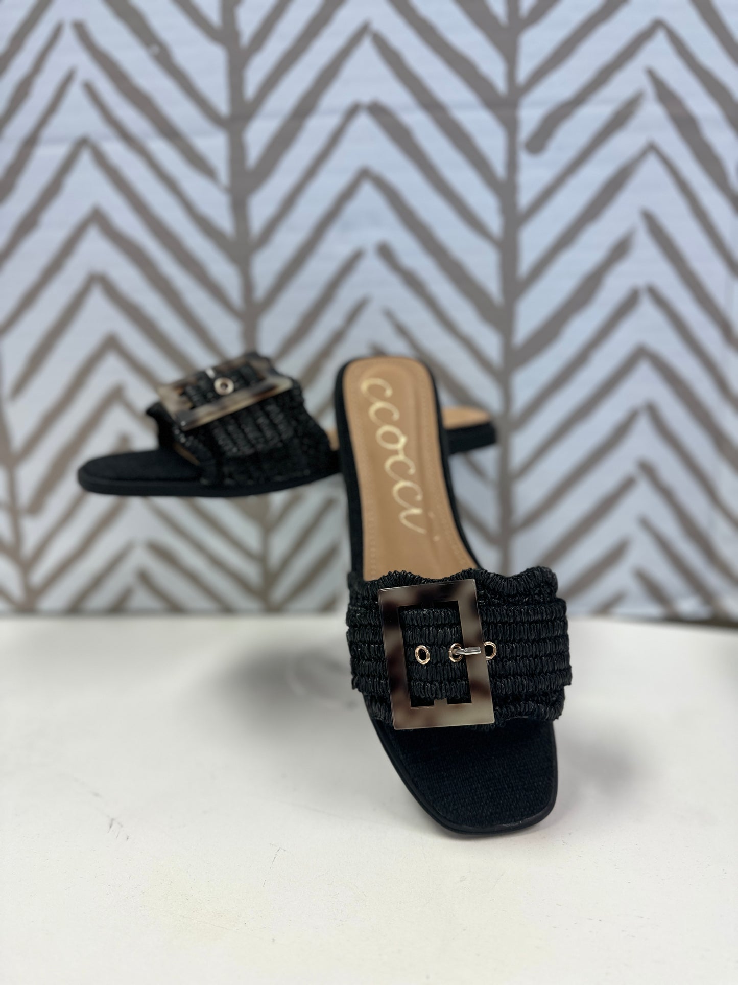 Leslie Sandal